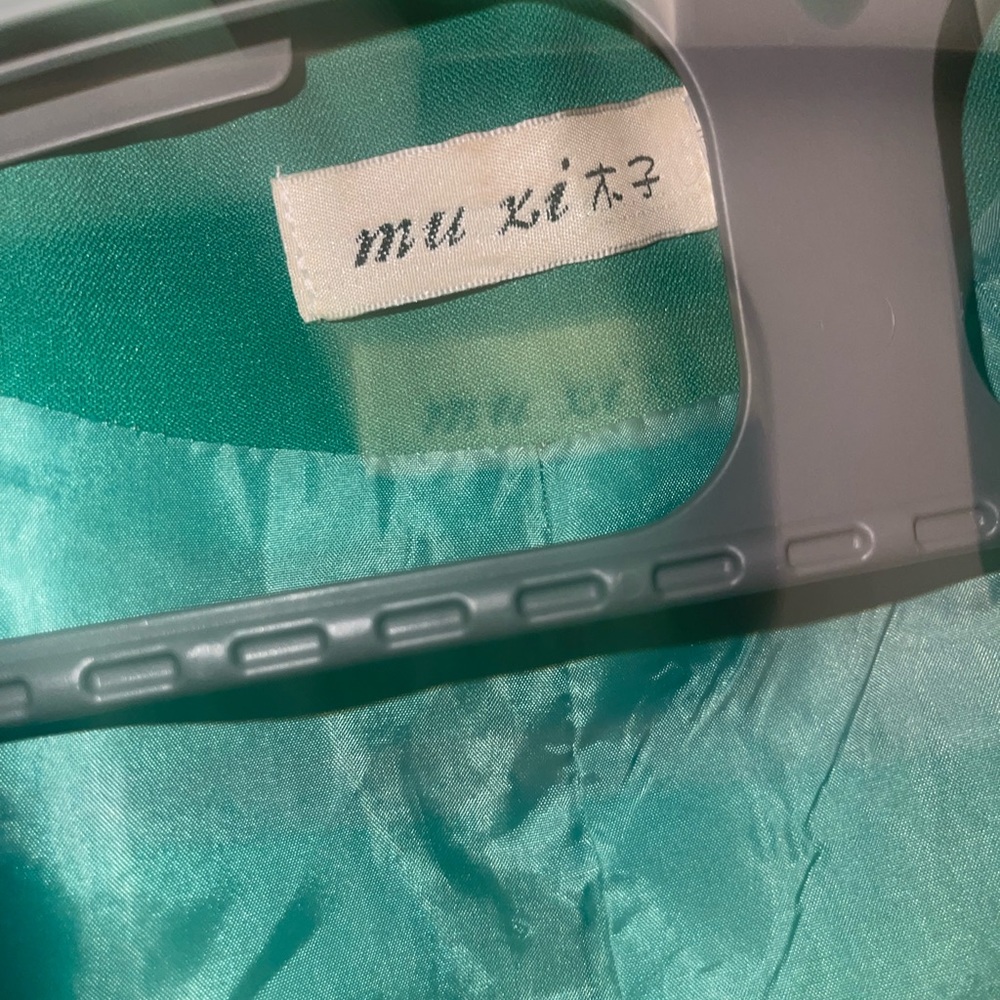 Green blazer size L ( it runs small!) chic attire - Picture 4 of 6